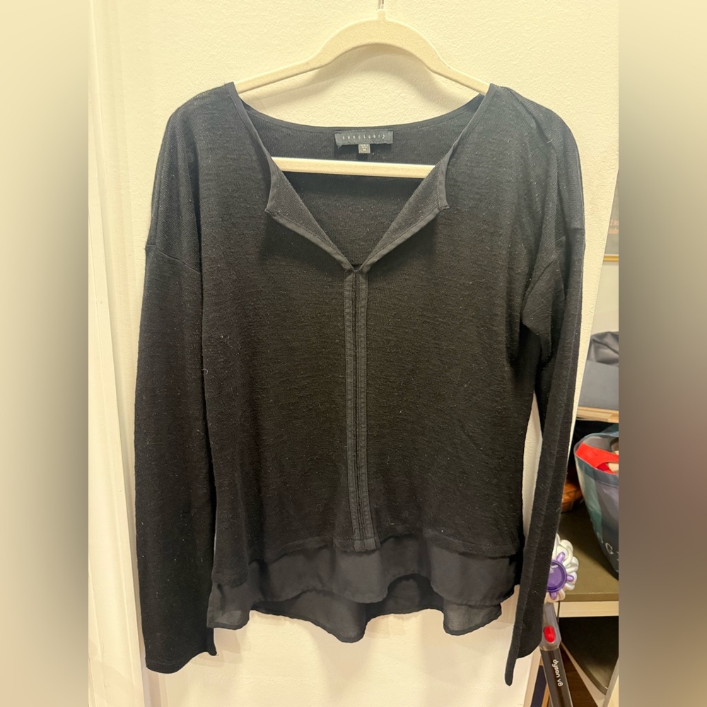 Sanctuary Black Rayon blend knit top, v-neck layered hem